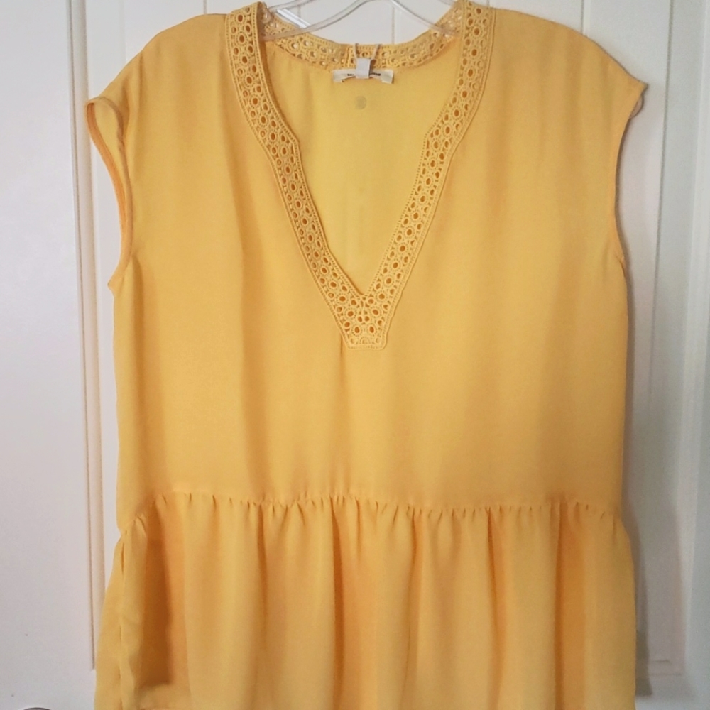 MAX STUDIO Crochet Trim V- Neck Peplum Tank Top Blouse Size XS